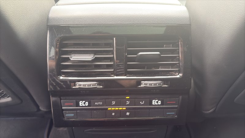 Volkswagen Touareg 2022, foto 20