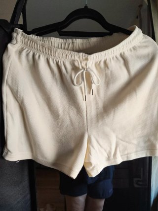 Conjunto Buffalo M Sudadera y Shorts Crema