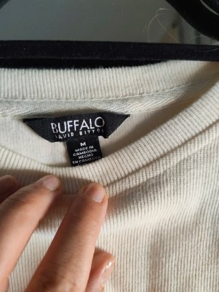 Conjunto Buffalo M Sudadera y Shorts Crema