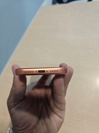 Iphone 17 pro con 1 año