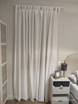 Cortinas blancas tengo 4 de ikea 6€ la unidad