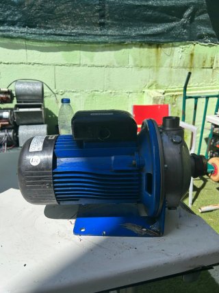 Bomba de agua para pozo Marca loWARA