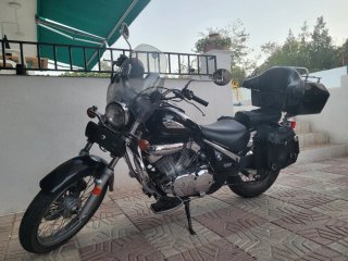 Suzuki Intruder 250LC Negra