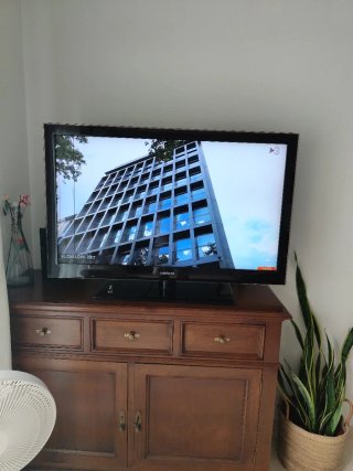 TV Samsung 45 Negra