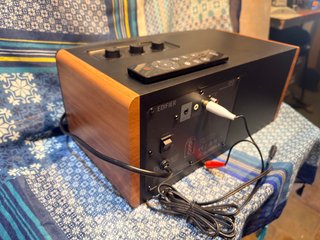 Altavoz Edifier con Mando