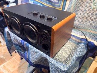 Altavoz Edifier con Mando