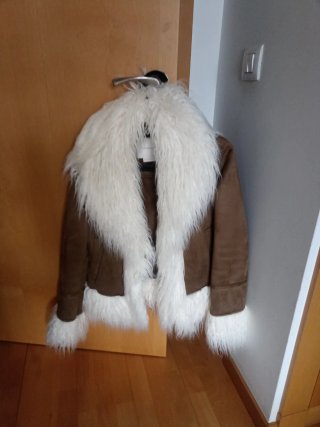 Abrigo pelo Stradivarius Marrón Talla S