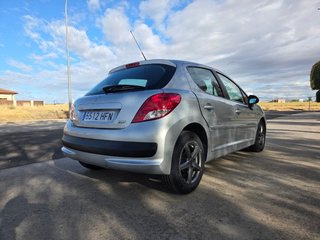 Peugeot 207 2011