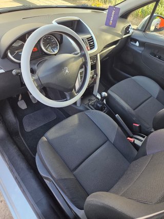 Peugeot 207 2011
