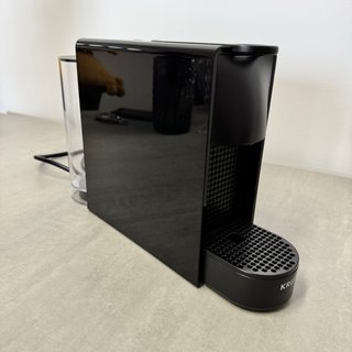 Cafetera Nespresso Krups Essenza Mini Negra
