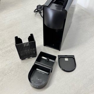 Cafetera Nespresso Krups Essenza Mini Negra