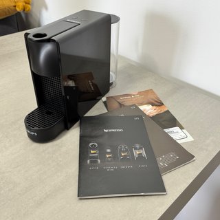 Cafetera Nespresso Krups Essenza Mini Negra