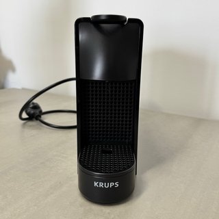 Cafetera Nespresso Krups Essenza Mini Negra