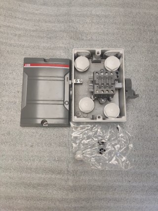 Interruptor de seguridad ABB gris