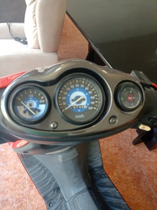 Suzuki Katana Scooter Roja