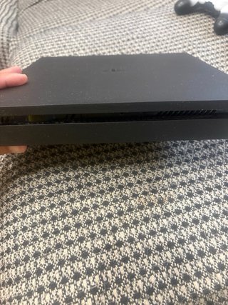 Ps4 Slim 1TB Negra + 2 mando