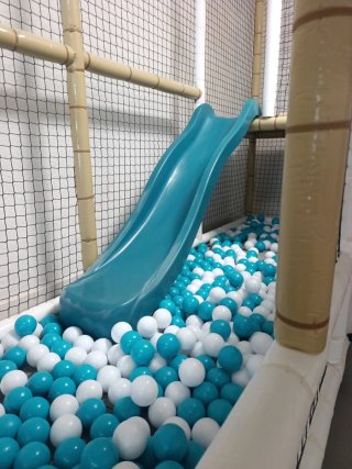 Tobogán para parque de bolas