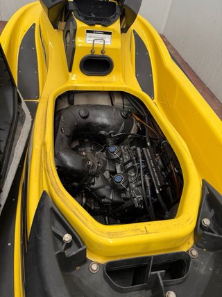 Sea-Doo RXDI 135 Amarillo y Negro