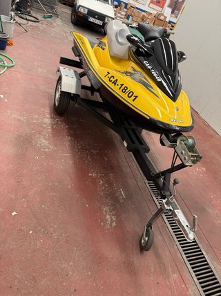 Sea-Doo RXDI 135 Amarillo y Negro
