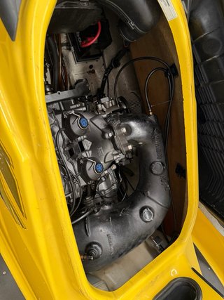 Sea-Doo RXDI 135 Amarillo y Negro