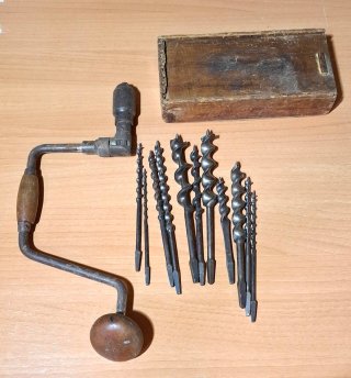 Filaberquí, Berbiqui, antiguo con brocas