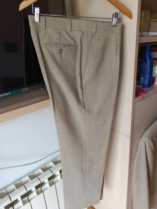 Traje de caballero beige (talla 42)