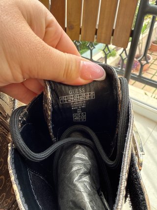 Botas Guess Marrones y Negras