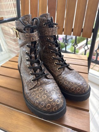 Botas Guess Marrones y Negras