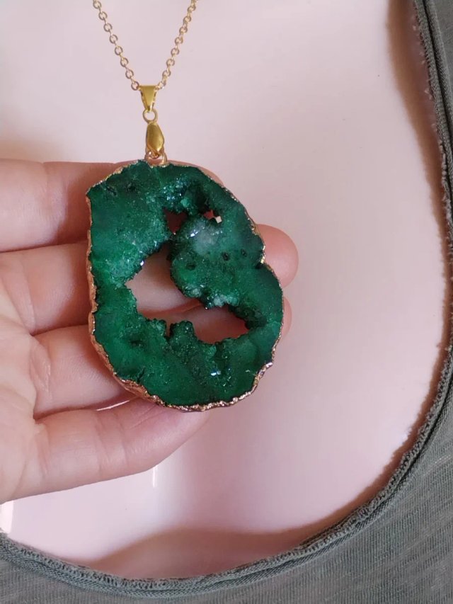 Collana dorata pendente naturale  DRUZY verde