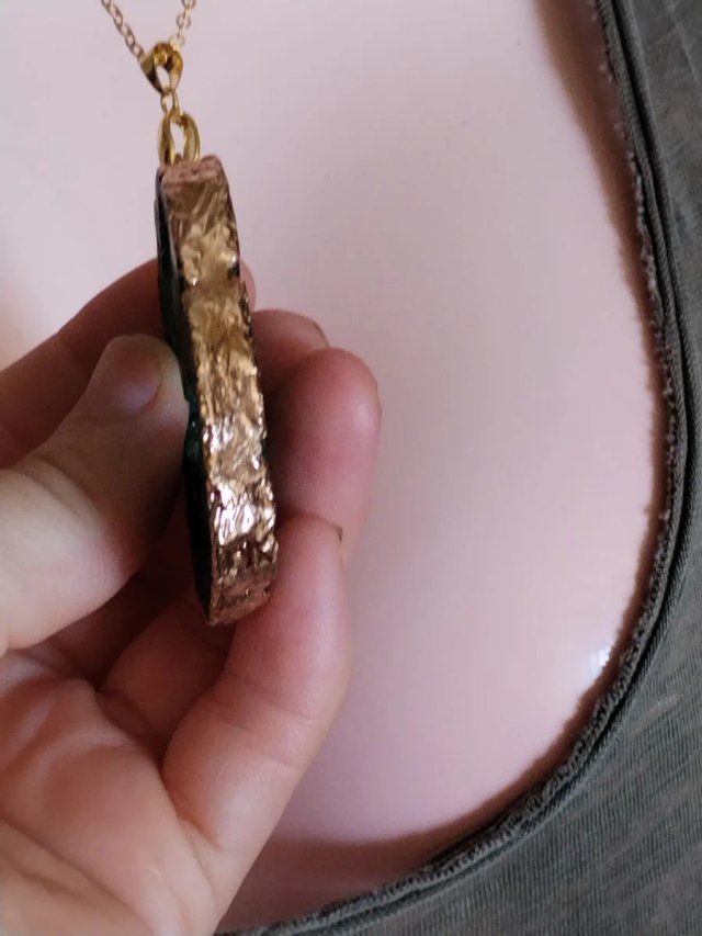 Collana dorata pendente naturale  DRUZY verde