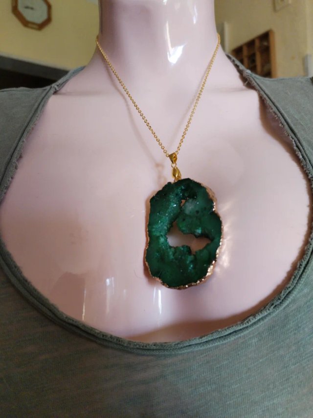 Collana dorata pendente naturale  DRUZY verde