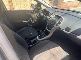Opel Astra 2011