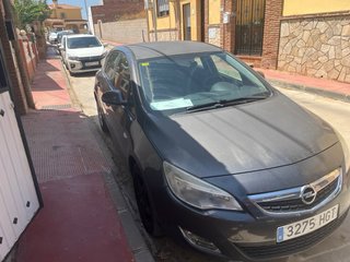 Opel Astra 2011