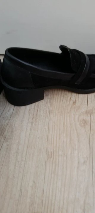 Zapatos negros de ante y piel