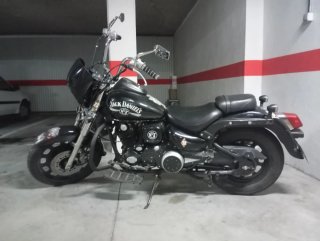 Moto Daelim Custom Negra