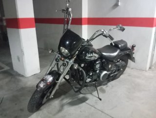 Moto Daelim Custom Negra