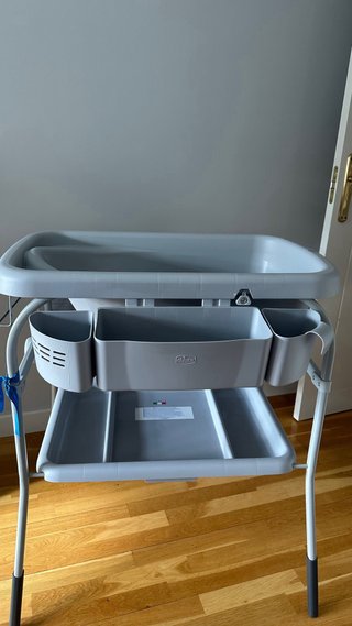 Cambiador y bañera para bebé