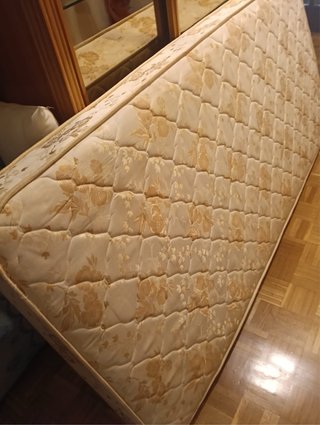 Se venden 2 Canapés con Colchón 90x190 cm por 120