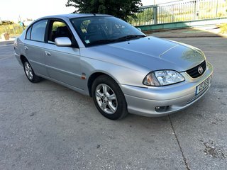 Toyota Avensis 2001