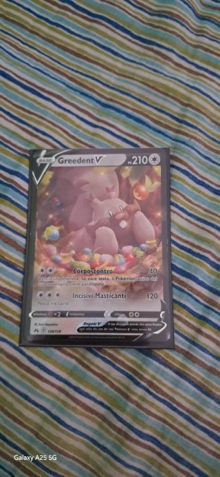 Greedent V 210 HP Carta Pokémon