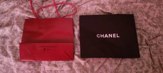 Buste Chanel e Cartier