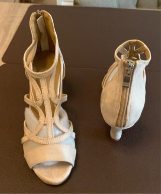 Zapatos de baile beige nuevos