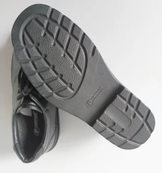 Zapatos para uso profesional o escolar. Talla 38.
