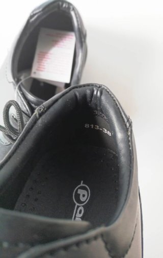 Zapatos para uso profesional o escolar. Talla 38.