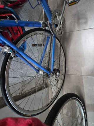 Bicicleta de carretera azul