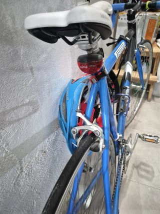 Bicicleta de carretera azul