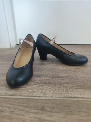Falda y zapatos Flamenco Talla 3-4 años