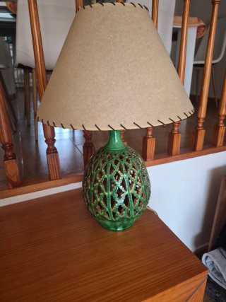 Lámpara de mesa cerámica verde