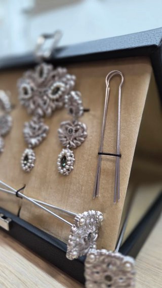 Aderezo Fallera Plata con Piedras Negras