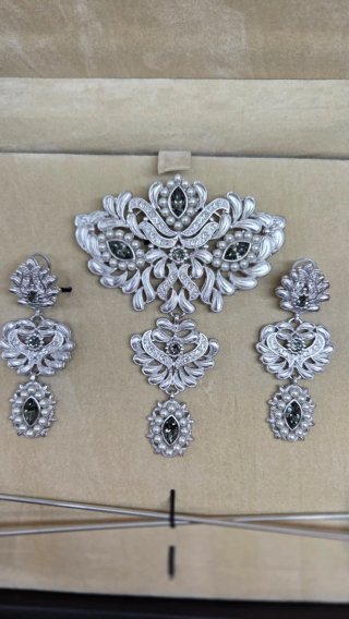 Aderezo Fallera Plata con Piedras Negras